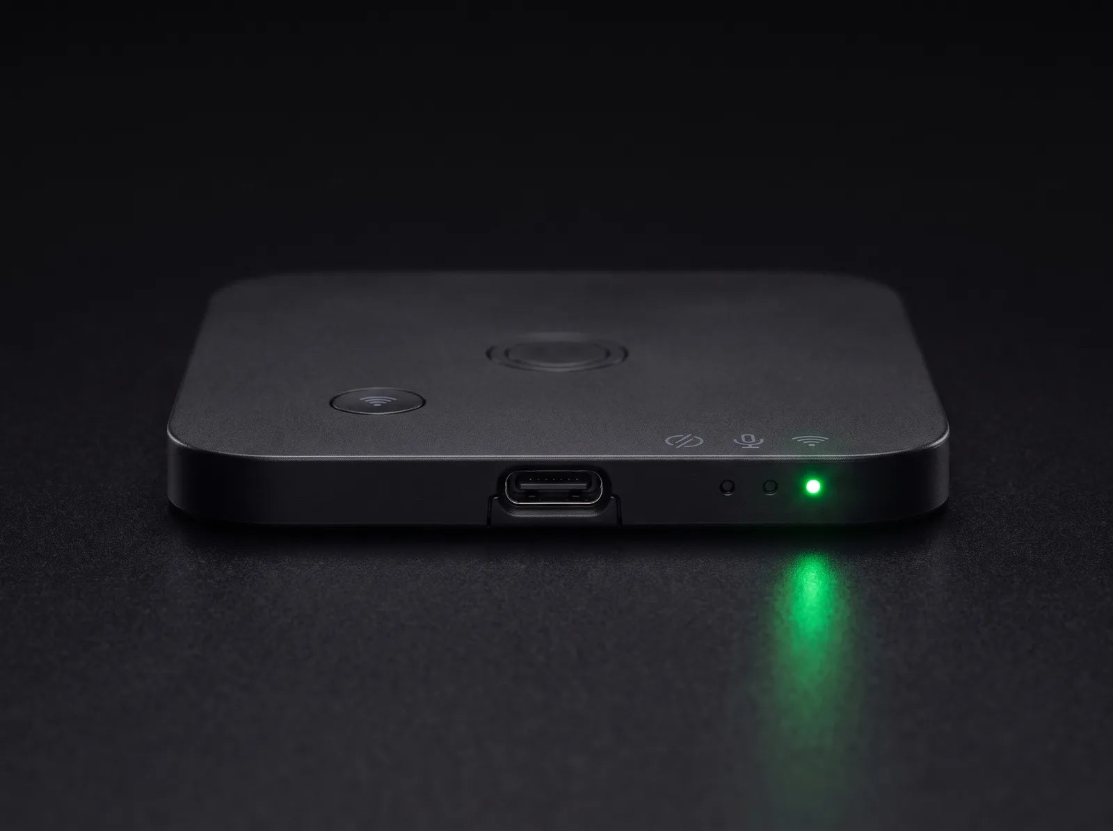 The transfer indicator lit green on Cube's bottom edge